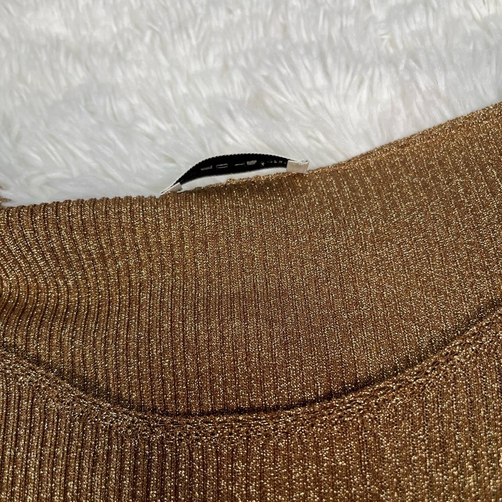 Etro | Gold Metallic Ribbed Knit Top - Picture 4 of 5